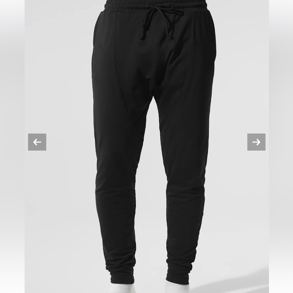 Alo Yoga Conquer Pant - Picture 8 of 8